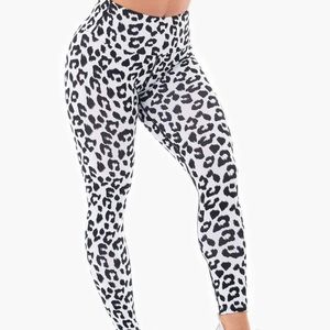 Ryderwear snow leopard leggings